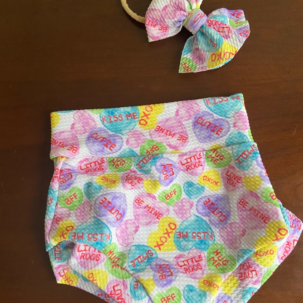 Valentines bummies with bow 9-12 months